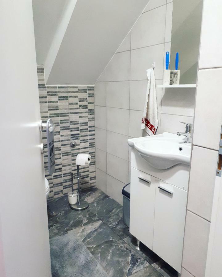 Apartman Lena Tusilovic Exterior foto
