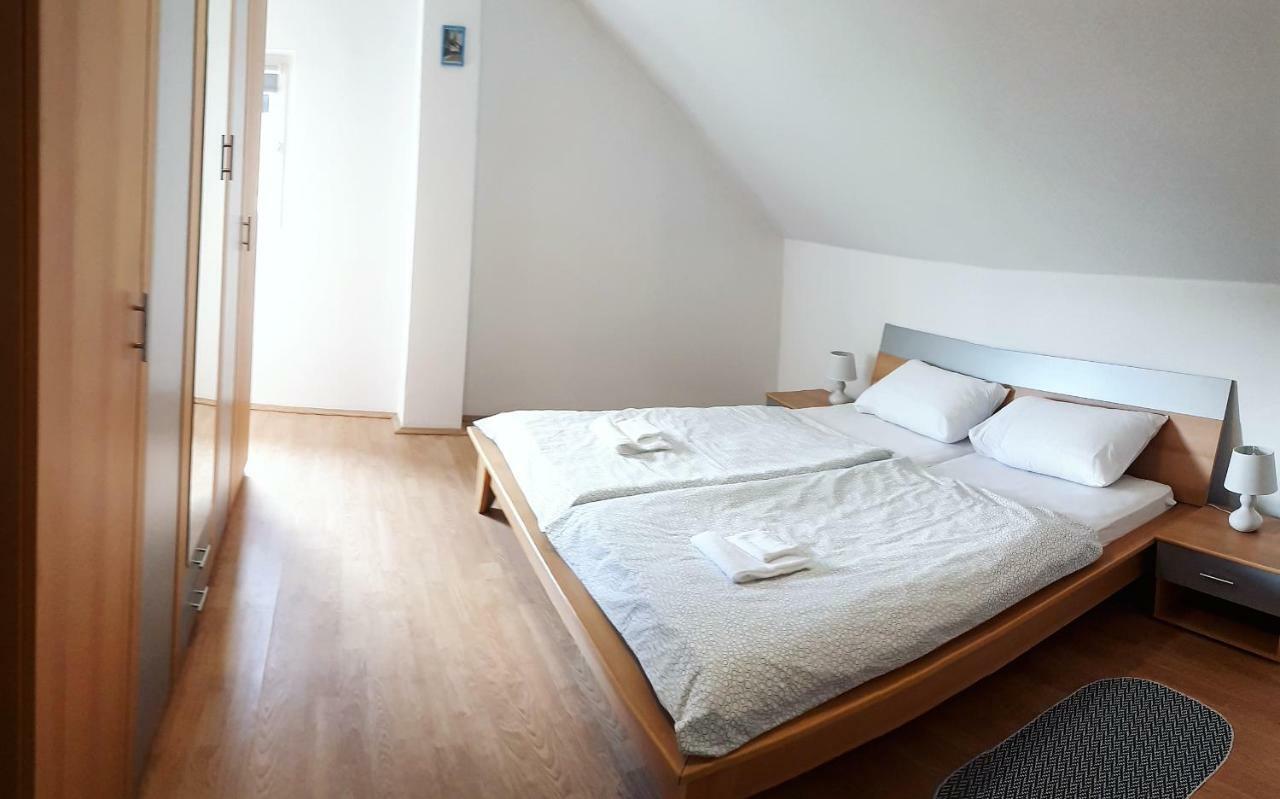 Apartman Lena Tusilovic Exterior foto