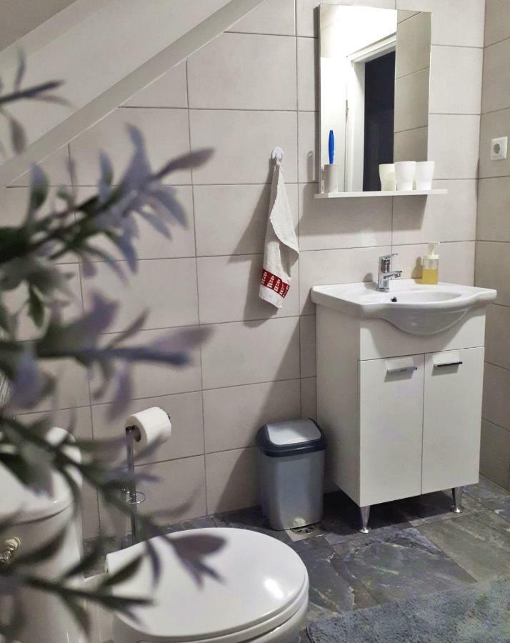 Apartman Lena Tusilovic Exterior foto