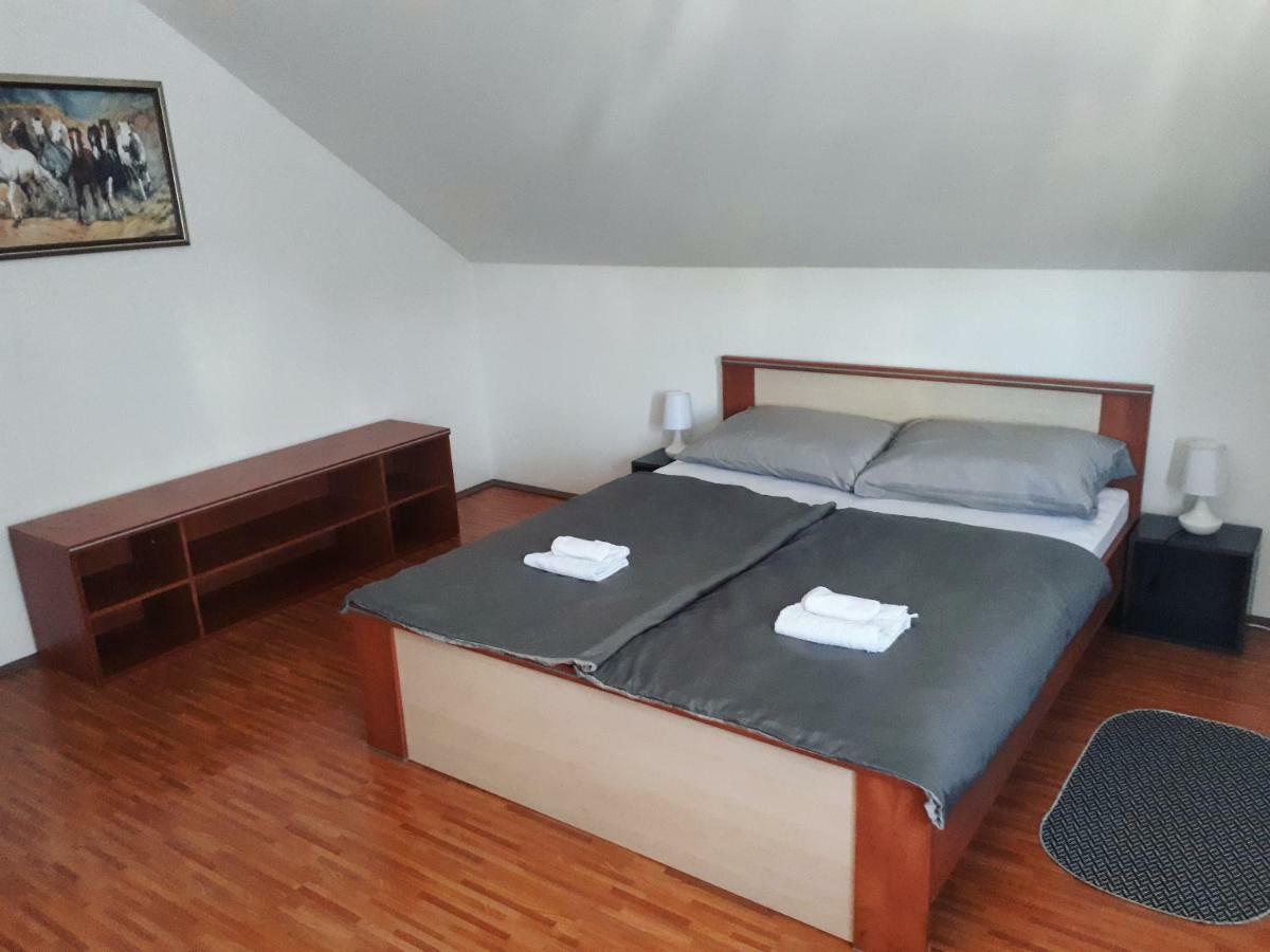 Apartman Lena Tusilovic Exterior foto